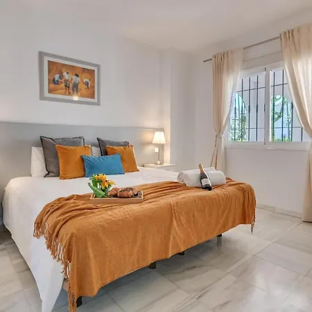 Mediterranean Hidden Treasure At Puerto Banus Apartament